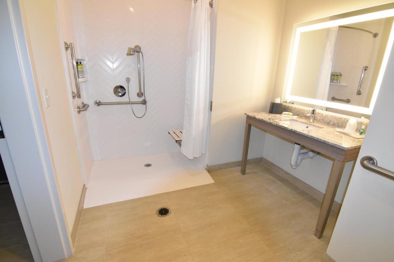 Holiday Inn - Kansas City - Northeast By Ihg Екстер'єр фото