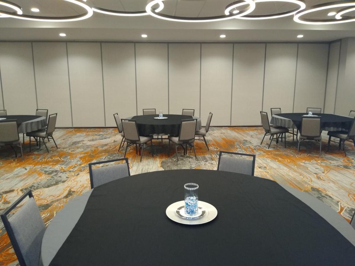 Holiday Inn - Kansas City - Northeast By Ihg Екстер'єр фото